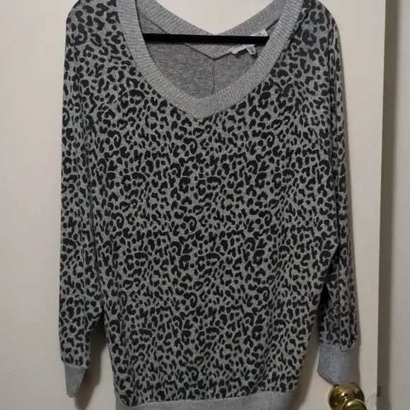 Tempted Hearts Sweater - Picture 2 of 6